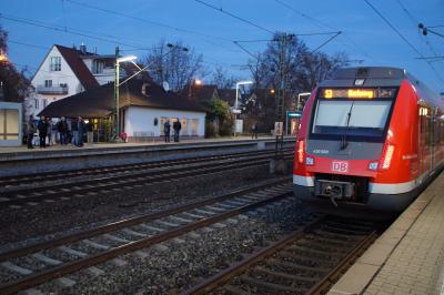 Stuttgart Bad Cannstatt: Verletzte Person bei S Bahn Unfall